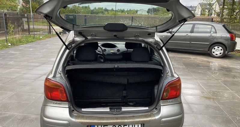 Toyota Yaris cena 12950 przebieg: 136300, rok produkcji 2004 z Warszawa małe 191